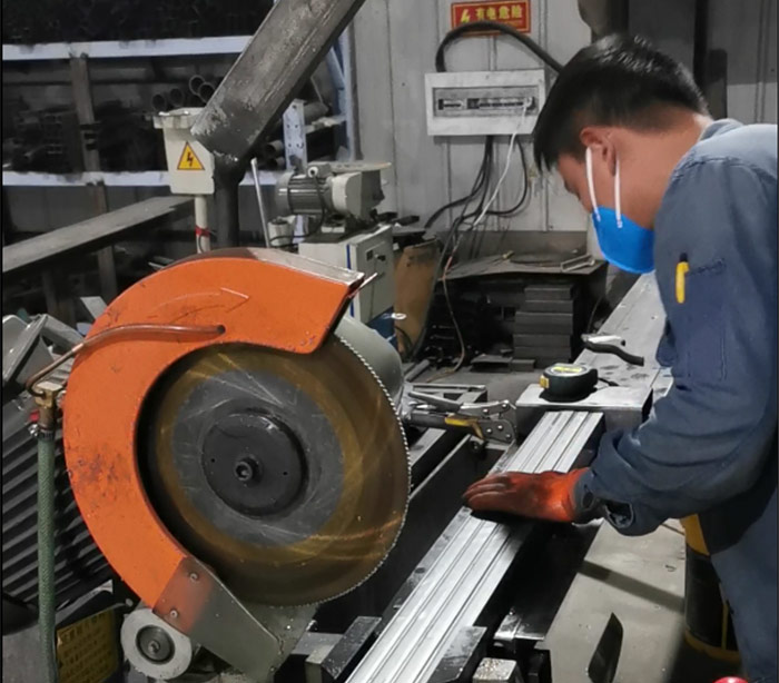 貨架材料注水式切割機，無塵環保效率高